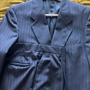 Hart Schaffner Marx Classic 2 pc Suit